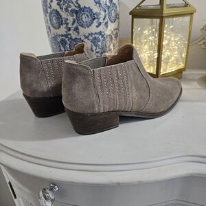 Suede Ankle Boots - Gray